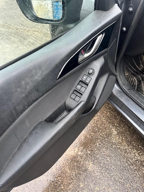 https://f005.backblazeb2.com/file/img-partshotlines-com/Inventory/NE135/Vehicle/20382_04.jpg