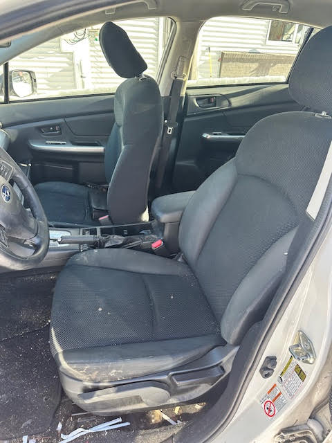 https://f005.backblazeb2.com/file/img-partshotlines-com/Inventory/NE135/Vehicle/20411_10.jpg