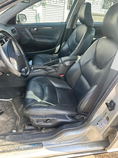 https://f005.backblazeb2.com/file/img-partshotlines-com/Inventory/NE135/Vehicle/20418_02.jpg