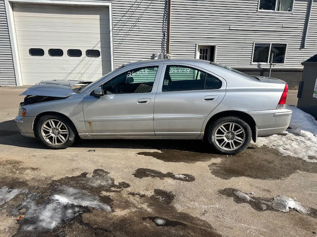 https://f005.backblazeb2.com/file/img-partshotlines-com/Inventory/NE135/Vehicle/20418_08.jpg