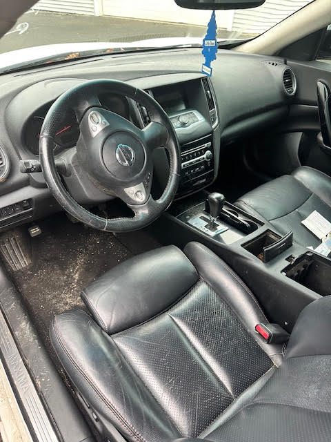 https://f005.backblazeb2.com/file/img-partshotlines-com/Inventory/NE135/Vehicle/20455_11.jpg