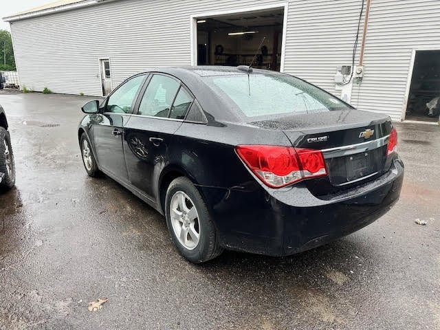 https://f005.backblazeb2.com/file/img-partshotlines-com/Inventory/NE135/Vehicle/20534_07.jpg