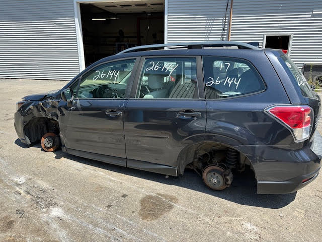 https://f005.backblazeb2.com/file/img-partshotlines-com/Inventory/NE135/Vehicle/20571_07.jpg