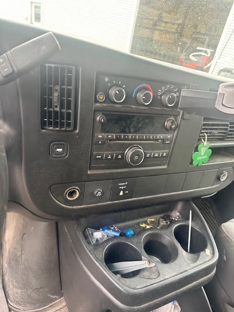 https://f005.backblazeb2.com/file/img-partshotlines-com/Inventory/NE135/Vehicle/20572_06.jpg