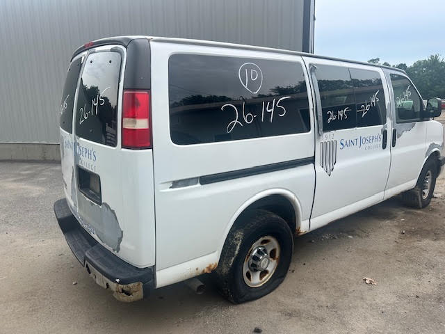 https://f005.backblazeb2.com/file/img-partshotlines-com/Inventory/NE135/Vehicle/20572_11.jpg