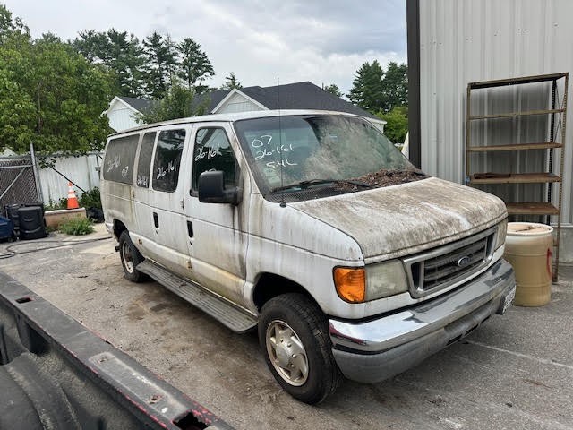 https://f005.backblazeb2.com/file/img-partshotlines-com/Inventory/NE135/Vehicle/20593_02.jpg