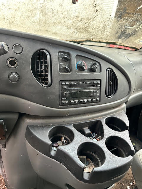 https://f005.backblazeb2.com/file/img-partshotlines-com/Inventory/NE135/Vehicle/20593_07.jpg