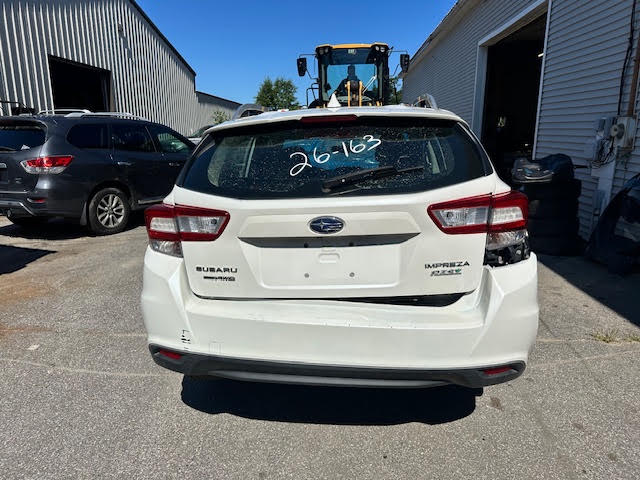 https://f005.backblazeb2.com/file/img-partshotlines-com/Inventory/NE135/Vehicle/20599_04.jpg