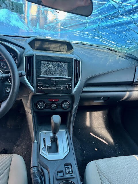 https://f005.backblazeb2.com/file/img-partshotlines-com/Inventory/NE135/Vehicle/20599_10.jpg