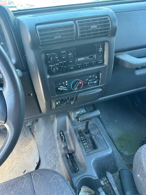 https://f005.backblazeb2.com/file/img-partshotlines-com/Inventory/NE135/Vehicle/20601_06.jpg