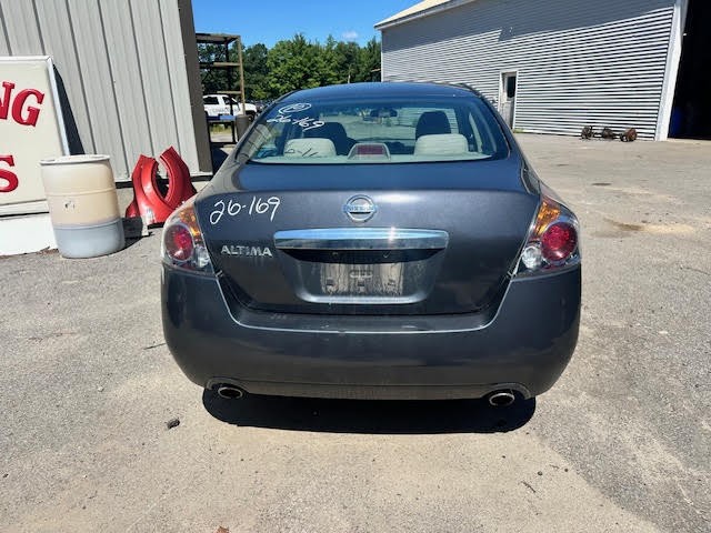https://f005.backblazeb2.com/file/img-partshotlines-com/Inventory/NE135/Vehicle/20609_04.jpg