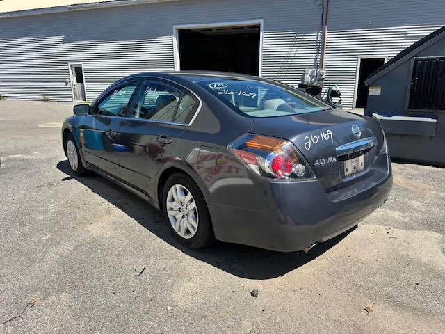 https://f005.backblazeb2.com/file/img-partshotlines-com/Inventory/NE135/Vehicle/20609_05.jpg