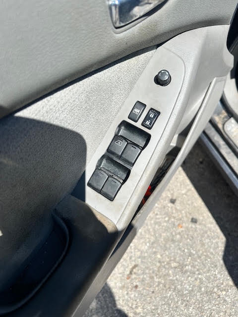 https://f005.backblazeb2.com/file/img-partshotlines-com/Inventory/NE135/Vehicle/20609_10.jpg