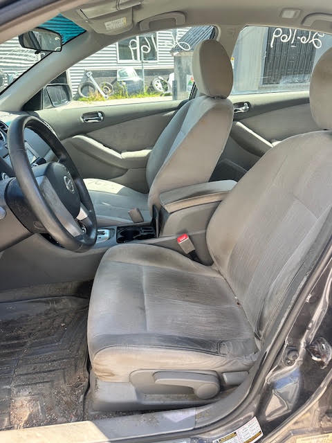 https://f005.backblazeb2.com/file/img-partshotlines-com/Inventory/NE135/Vehicle/20609_11.jpg