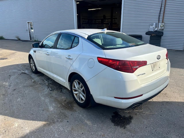 https://f005.backblazeb2.com/file/img-partshotlines-com/Inventory/NE135/Vehicle/20633_02.jpg