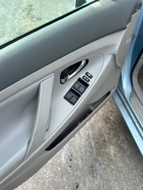 https://f005.backblazeb2.com/file/img-partshotlines-com/Inventory/NE135/Vehicle/20635_09.jpg