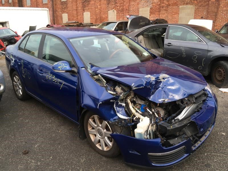 https://f005.backblazeb2.com/file/img-partshotlines-com/Inventory/NE160/Vehicle/36494_06.jpg