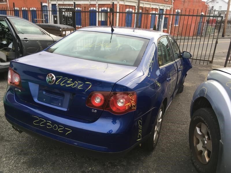 https://f005.backblazeb2.com/file/img-partshotlines-com/Inventory/NE160/Vehicle/36494_08.jpg