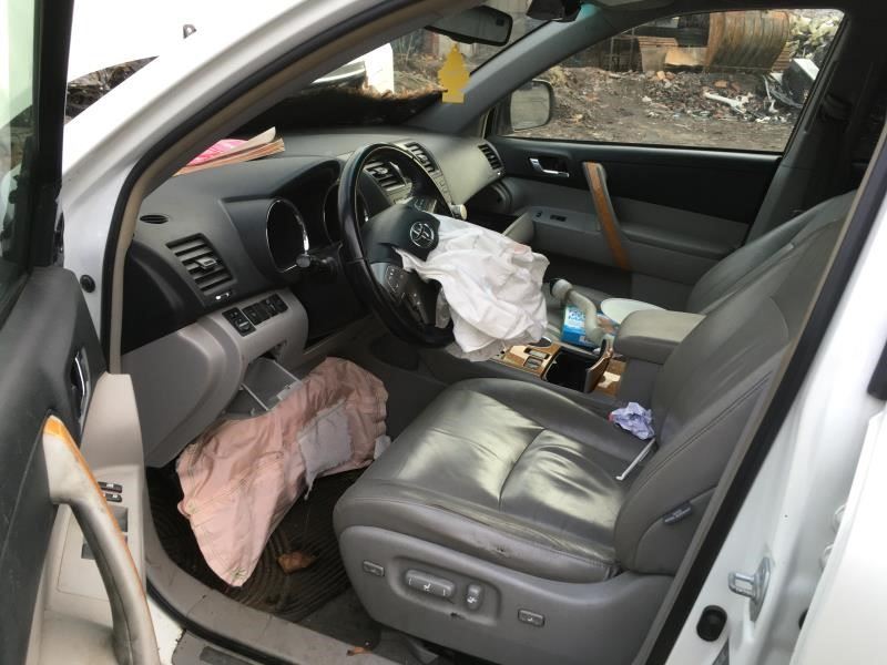 https://f005.backblazeb2.com/file/img-partshotlines-com/Inventory/NE160/Vehicle/38904_12.jpg