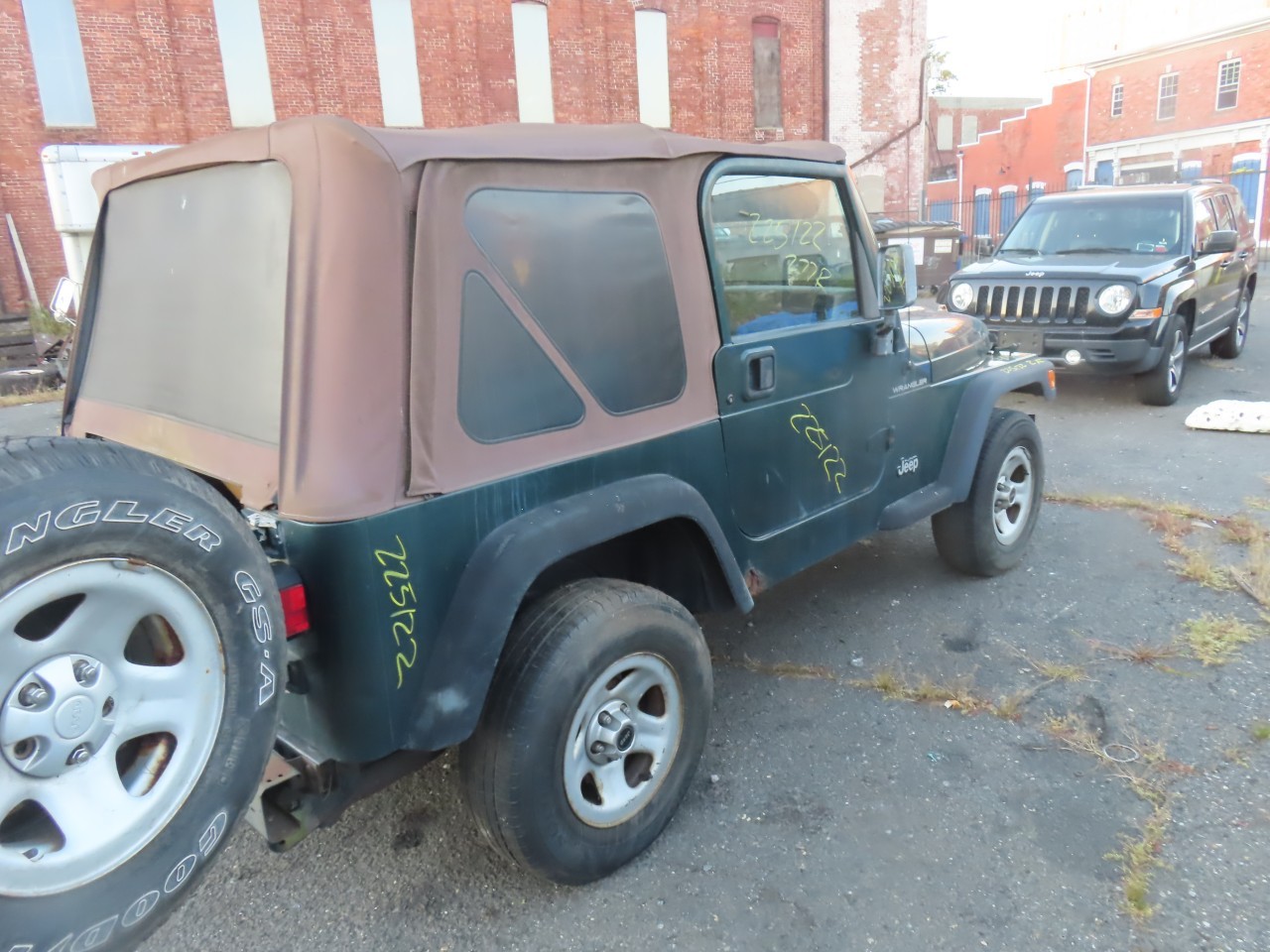 https://f005.backblazeb2.com/file/img-partshotlines-com/Inventory/NE160/Vehicle/43668_09.jpg