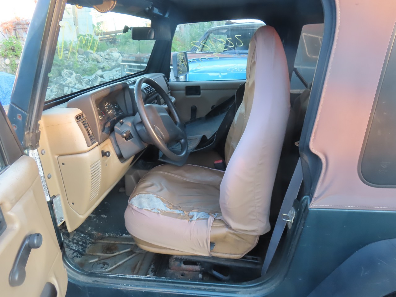 https://f005.backblazeb2.com/file/img-partshotlines-com/Inventory/NE160/Vehicle/43668_11.jpg