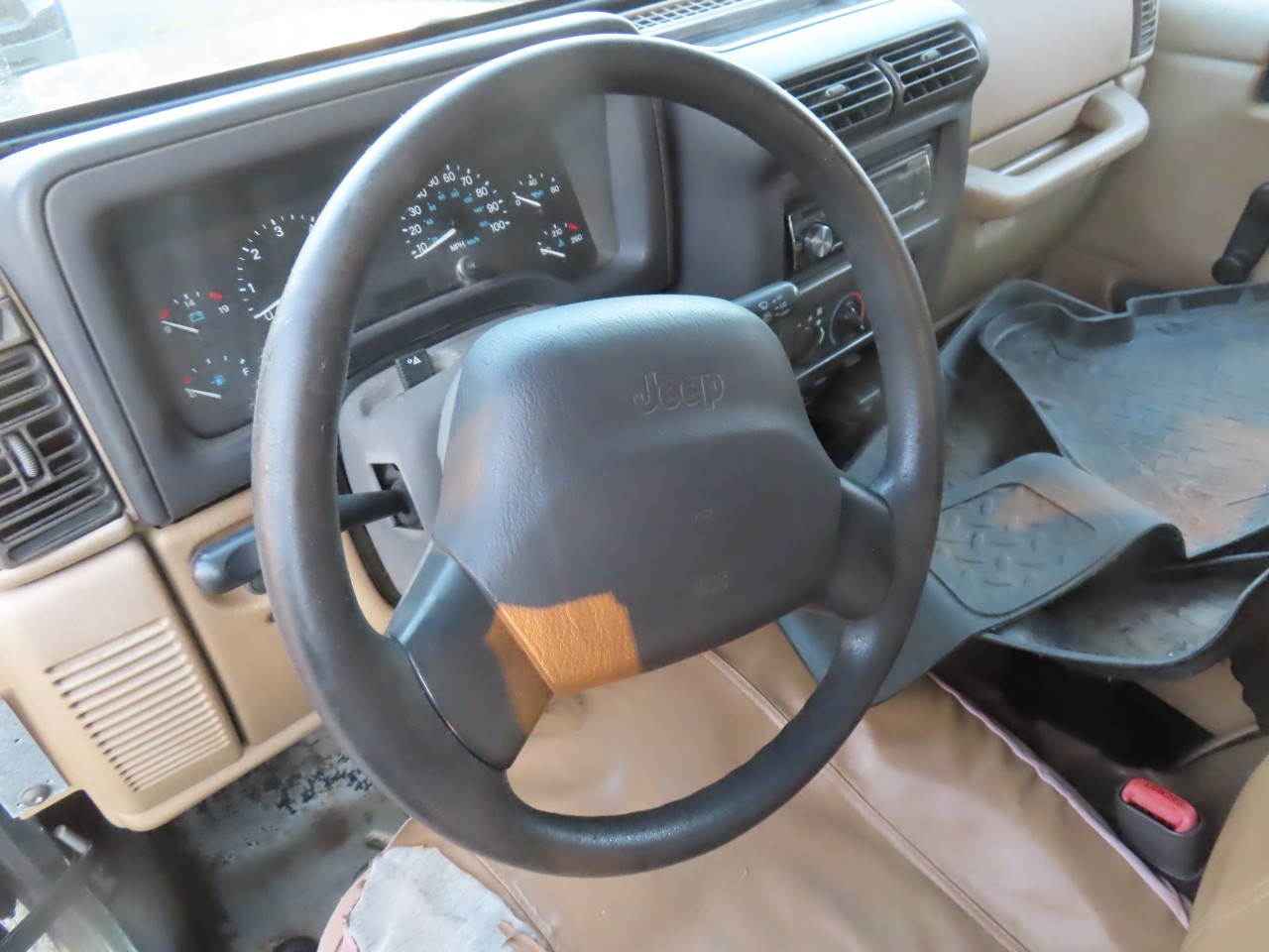 https://f005.backblazeb2.com/file/img-partshotlines-com/Inventory/NE160/Vehicle/43668_12.jpg