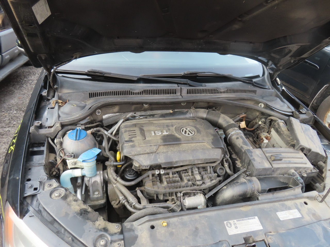 https://f005.backblazeb2.com/file/img-partshotlines-com/Inventory/NE160/Vehicle/43717_10.jpg