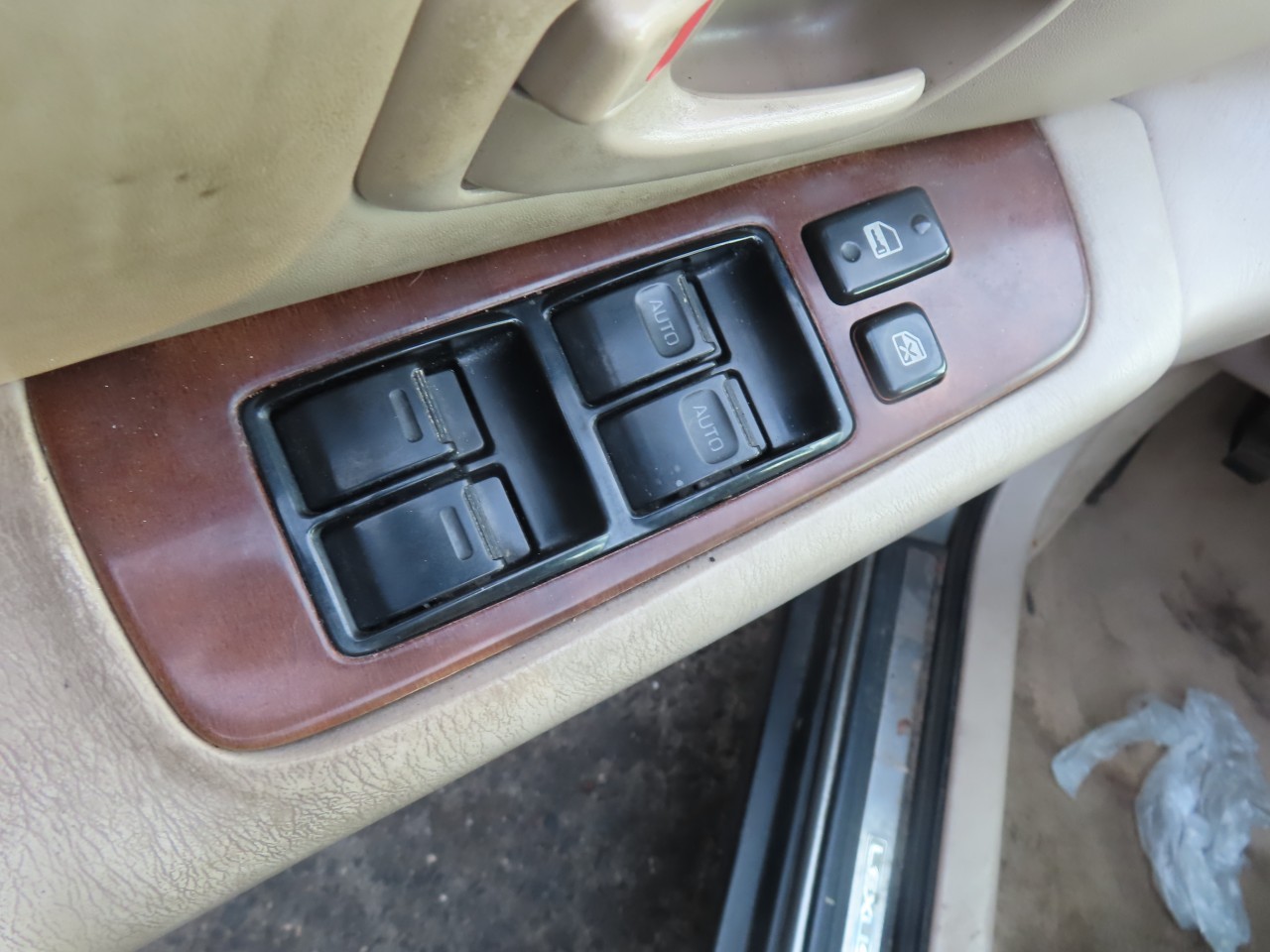https://f005.backblazeb2.com/file/img-partshotlines-com/Inventory/NE160/Vehicle/43718_13.jpg