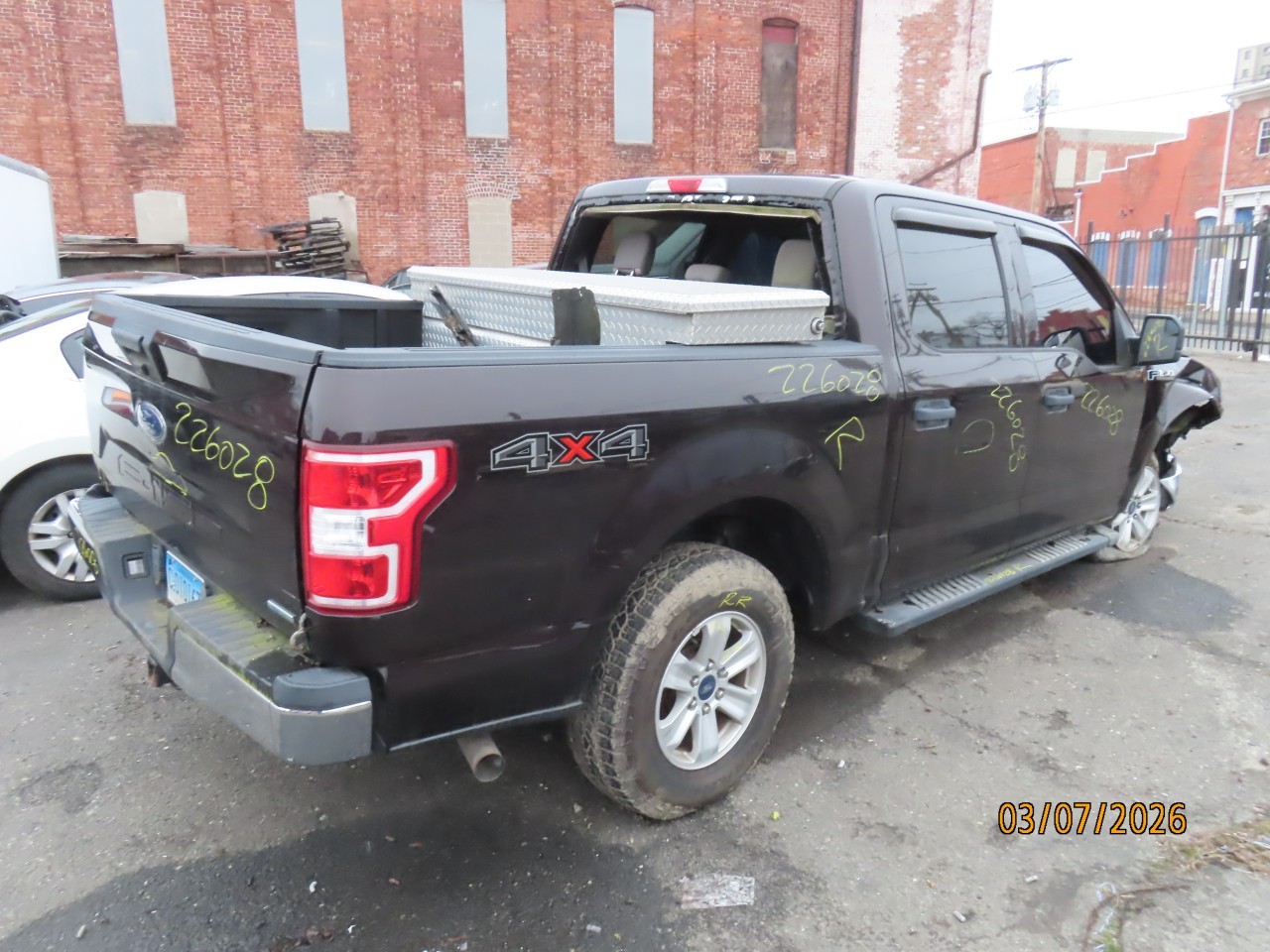 https://f005.backblazeb2.com/file/img-partshotlines-com/Inventory/NE160/Vehicle/44929_08.jpg