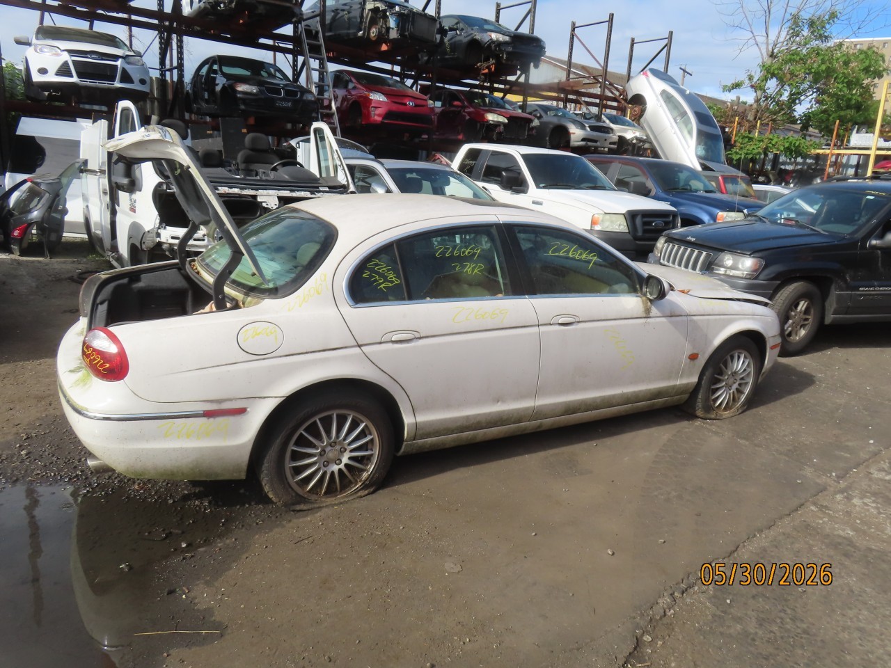 https://f005.backblazeb2.com/file/img-partshotlines-com/Inventory/NE160/Vehicle/45556_07.jpg