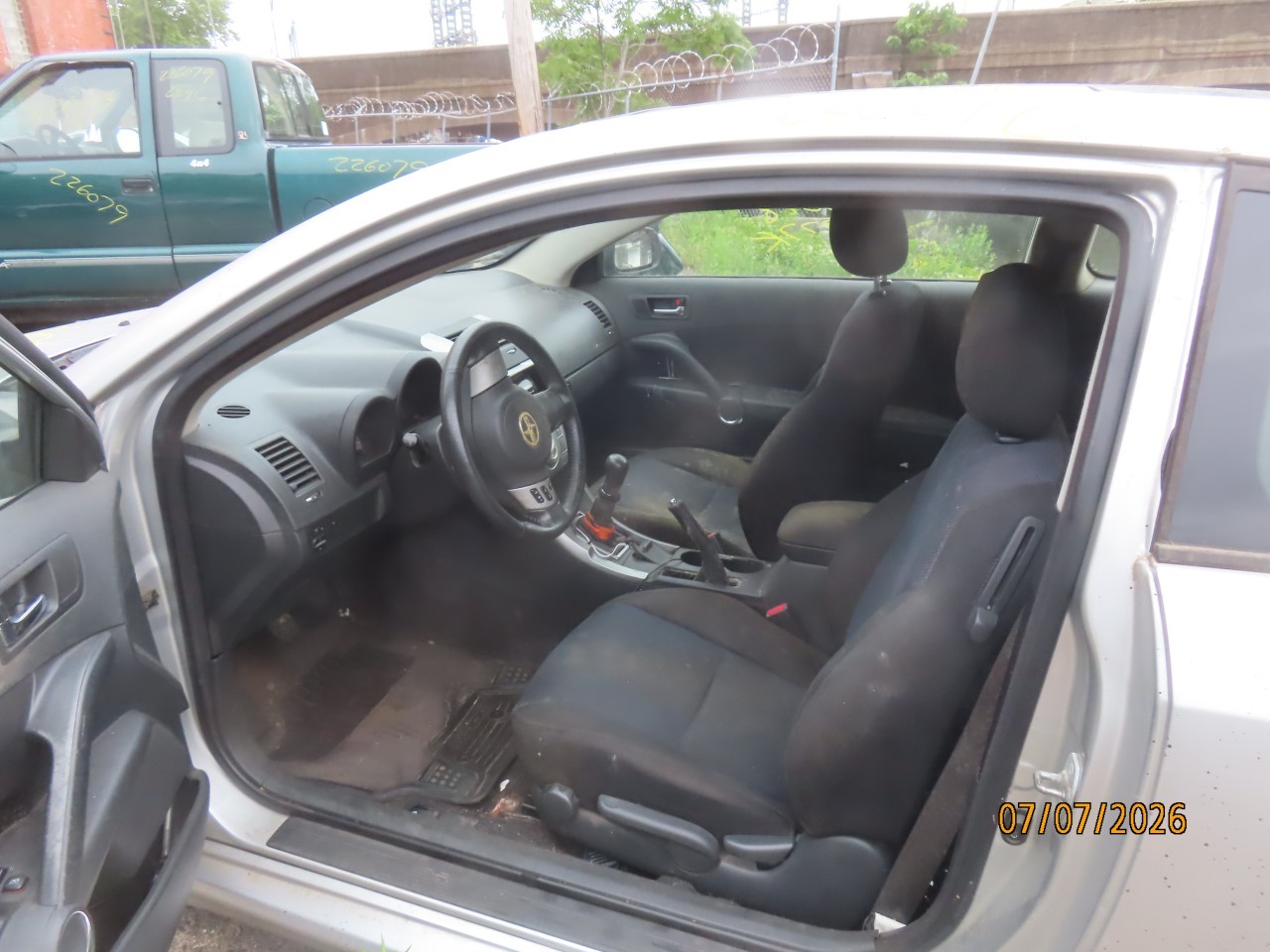 https://f005.backblazeb2.com/file/img-partshotlines-com/Inventory/NE160/Vehicle/45817_08.jpg