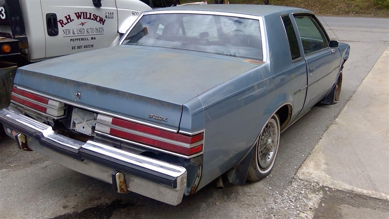 https://f005.backblazeb2.com/file/img-partshotlines-com/Inventory/NE174/Vehicle/23903_02.jpg
