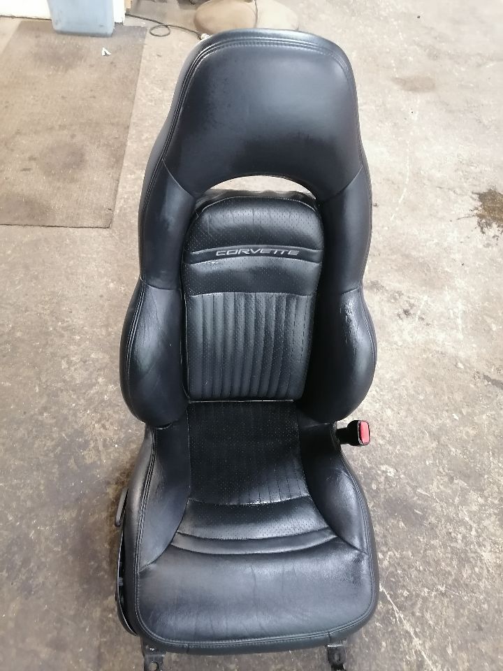 https://f005.backblazeb2.com/file/img-partshotlines-com/Inventory/NE175/Inventory/1147220_05.jpg