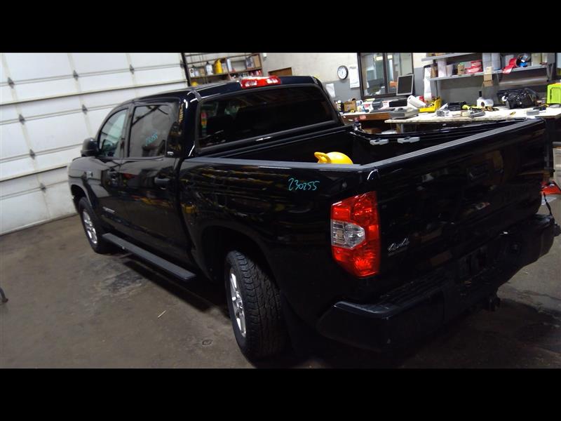https://f005.backblazeb2.com/file/img-partshotlines-com/Inventory/NE175/Vehicle/28832_04.jpg