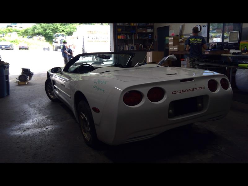https://f005.backblazeb2.com/file/img-partshotlines-com/Inventory/NE175/Vehicle/33103_03.jpg