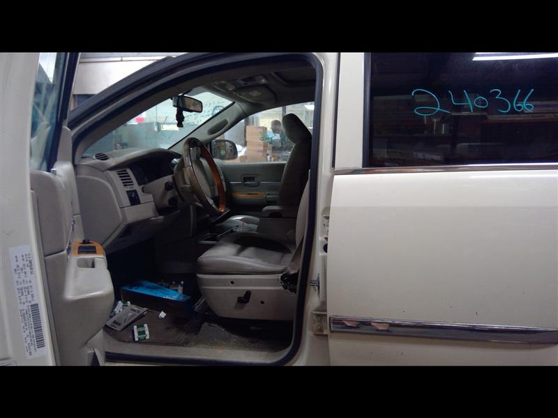 https://f005.backblazeb2.com/file/img-partshotlines-com/Inventory/NE175/Vehicle/33801_05.jpg
