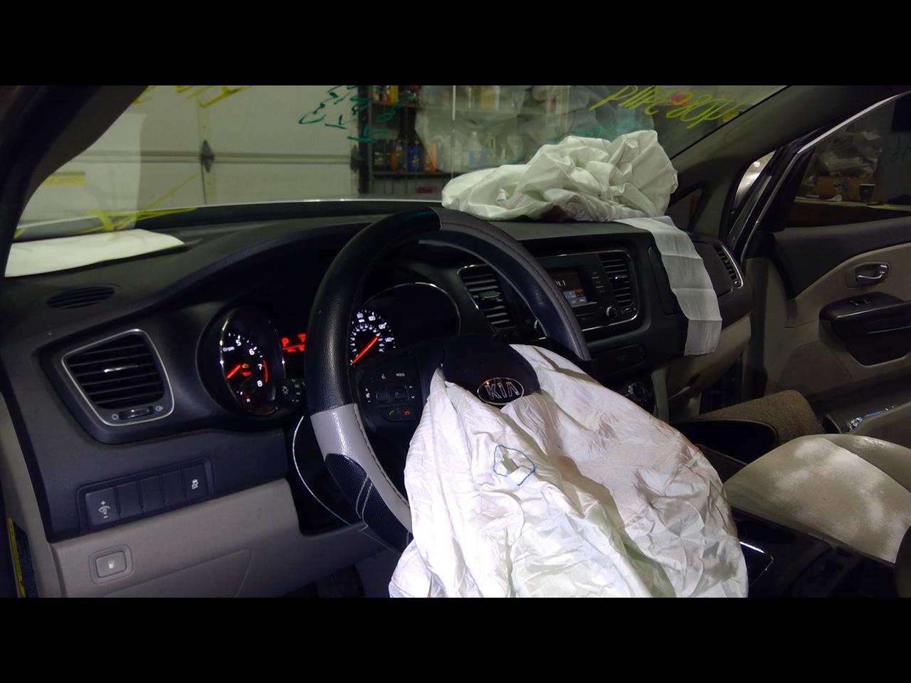 https://f005.backblazeb2.com/file/img-partshotlines-com/Inventory/NE175/Vehicle/34687_08.jpg