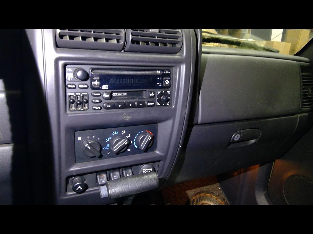 https://f005.backblazeb2.com/file/img-partshotlines-com/Inventory/NE175/Vehicle/35316_07.jpg