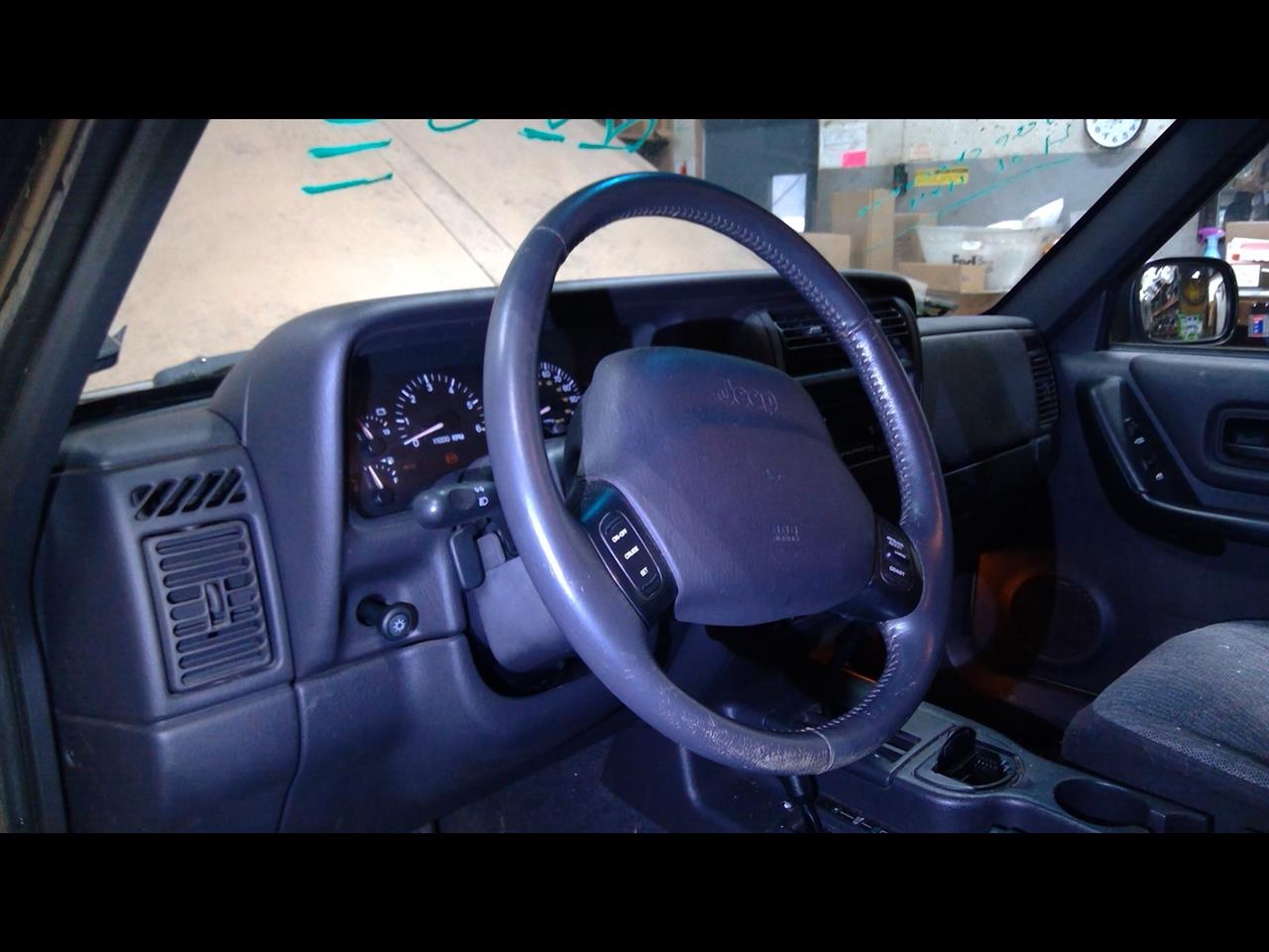 https://f005.backblazeb2.com/file/img-partshotlines-com/Inventory/NE175/Vehicle/35316_08.jpg