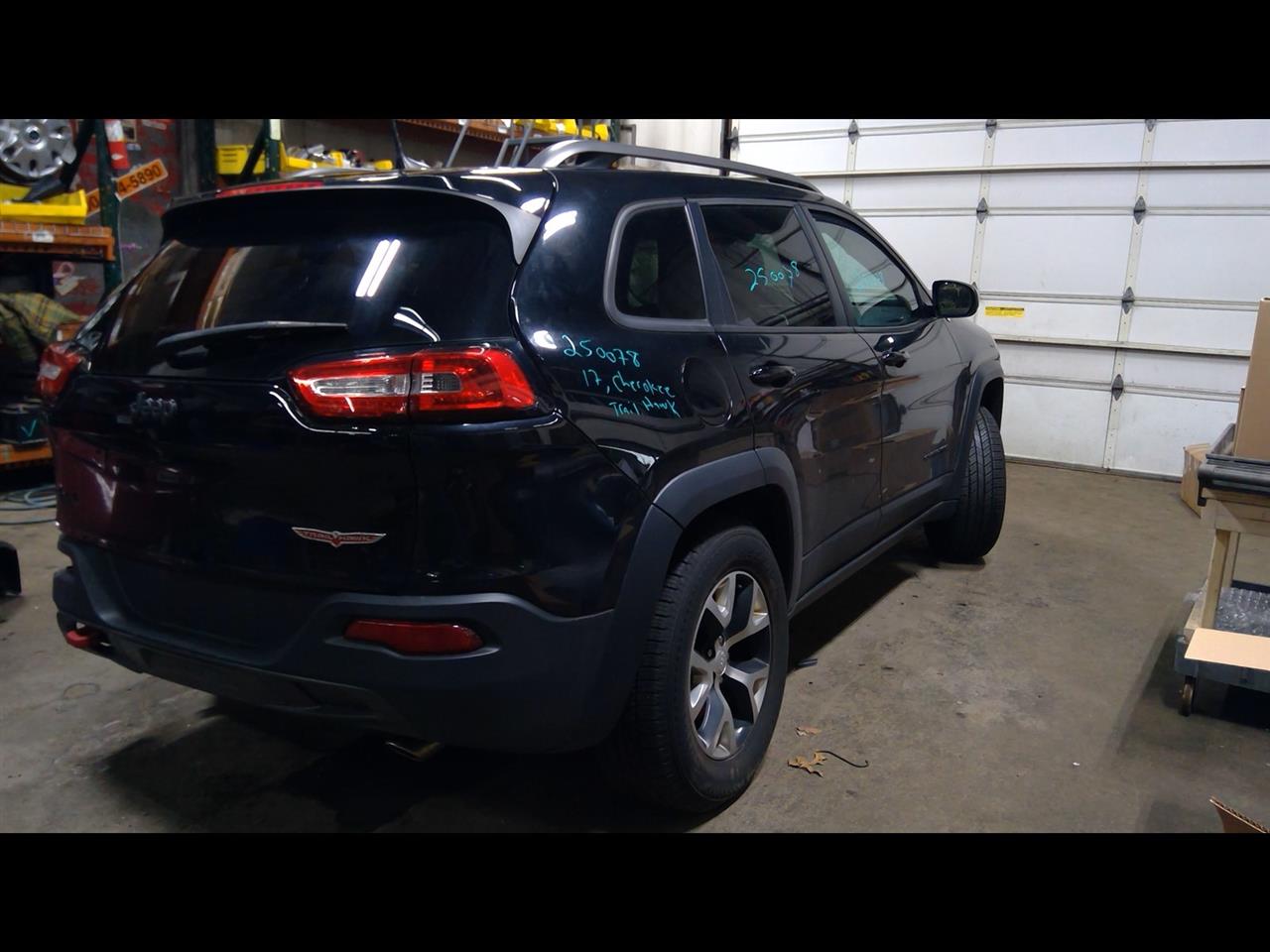 https://f005.backblazeb2.com/file/img-partshotlines-com/Inventory/NE175/Vehicle/35522_04.jpg