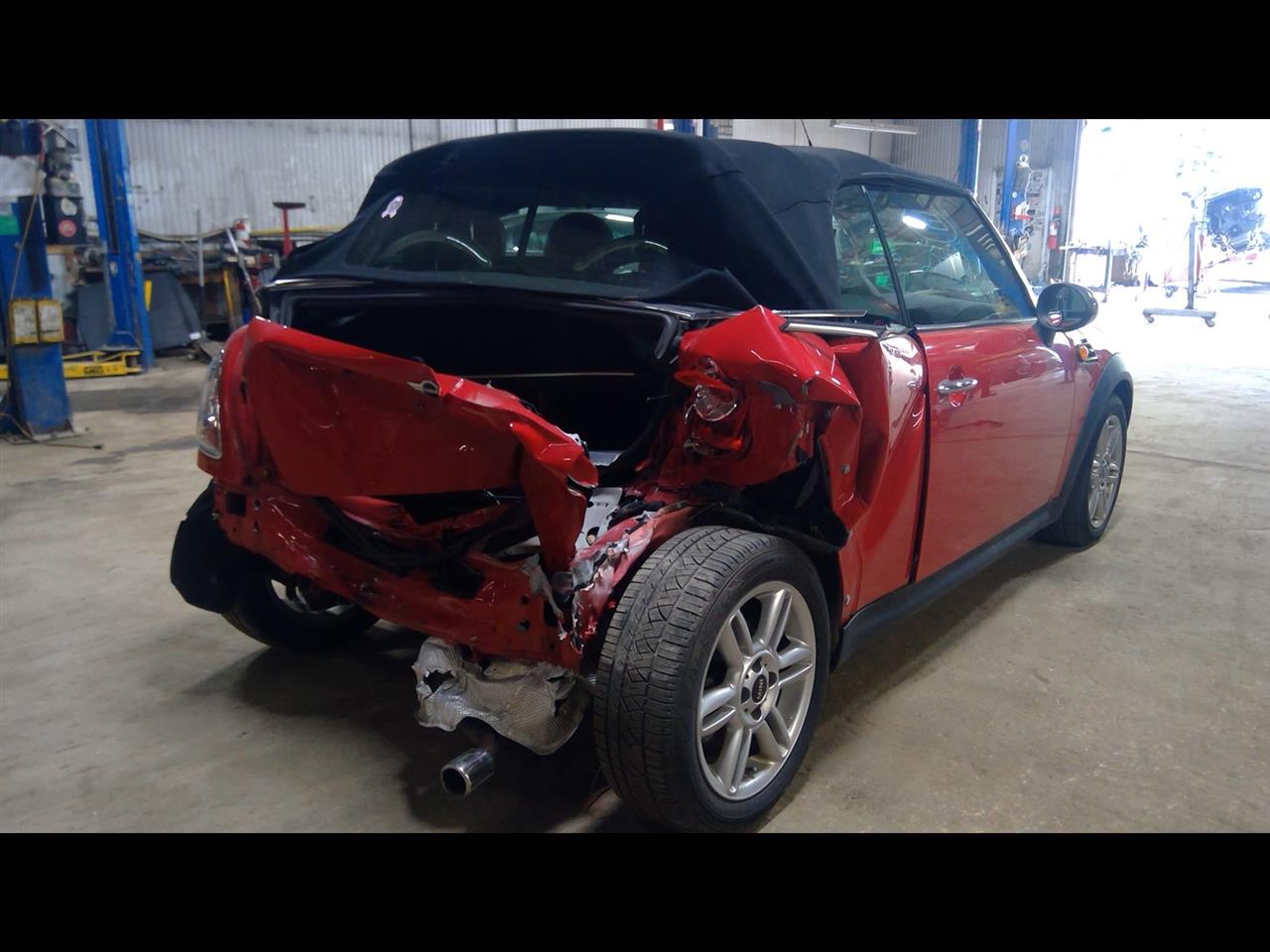 https://f005.backblazeb2.com/file/img-partshotlines-com/Inventory/NE175/Vehicle/36481_04.jpg