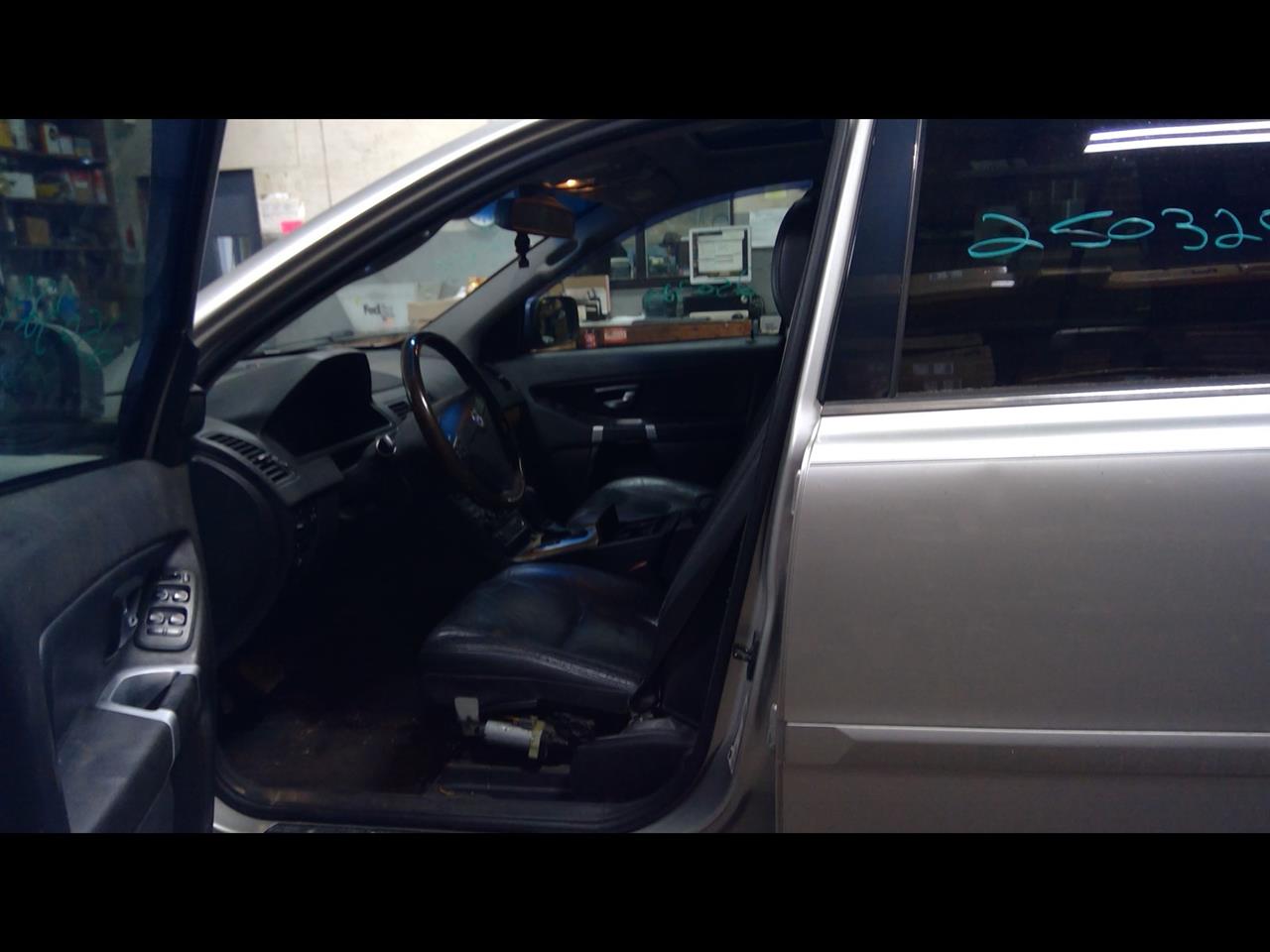https://f005.backblazeb2.com/file/img-partshotlines-com/Inventory/NE175/Vehicle/37235_05.jpg