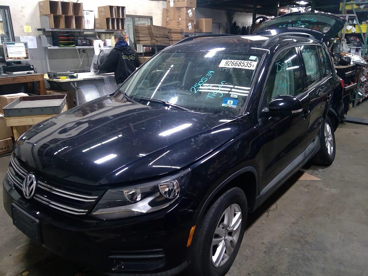 https://f005.backblazeb2.com/file/img-partshotlines-com/Inventory/NE175/Vehicle/38548_01.jpg