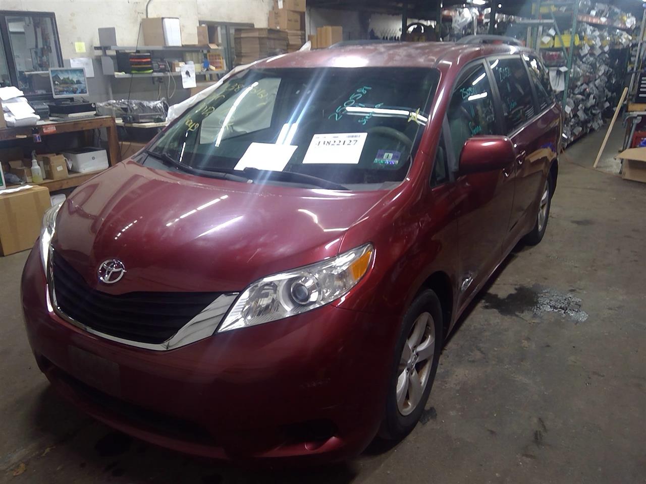 https://f005.backblazeb2.com/file/img-partshotlines-com/Inventory/NE175/Vehicle/38770_01.jpg