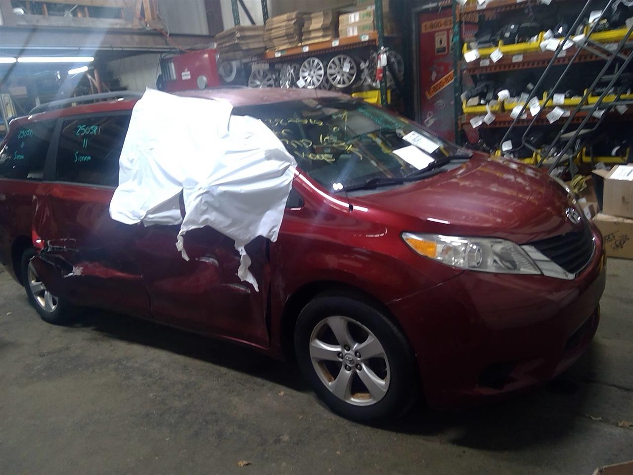 https://f005.backblazeb2.com/file/img-partshotlines-com/Inventory/NE175/Vehicle/38770_02.jpg
