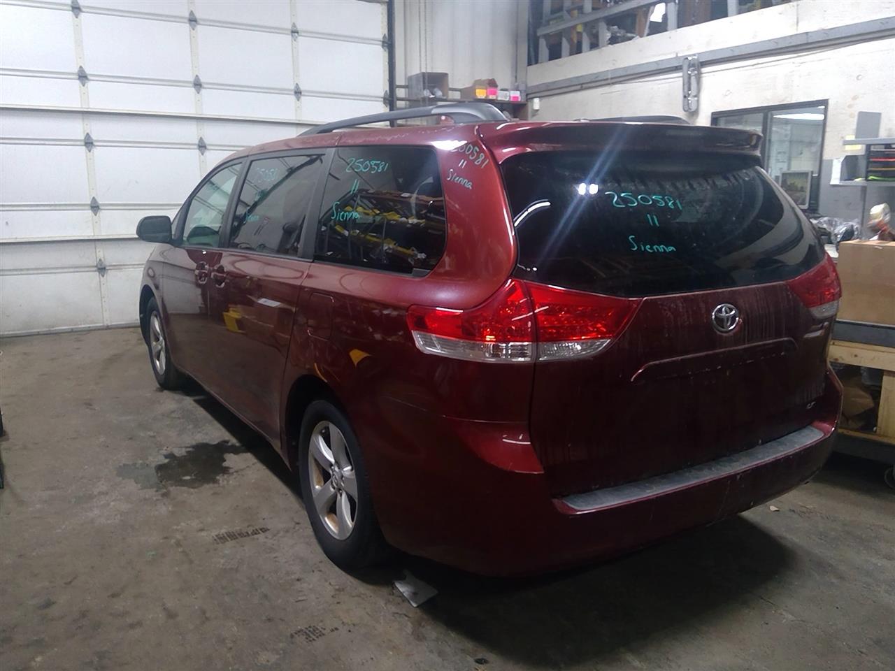 https://f005.backblazeb2.com/file/img-partshotlines-com/Inventory/NE175/Vehicle/38770_04.jpg