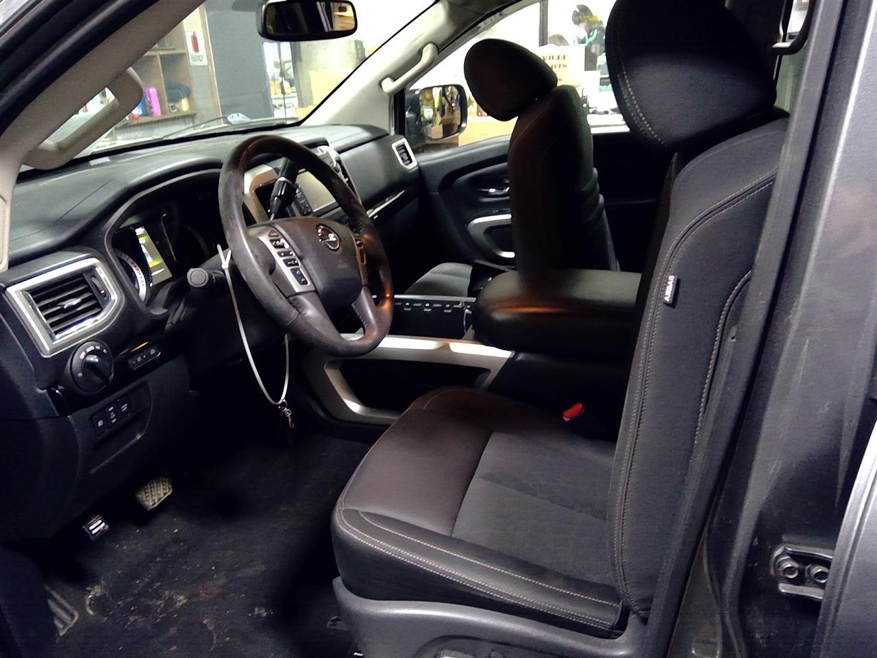 https://f005.backblazeb2.com/file/img-partshotlines-com/Inventory/NE175/Vehicle/39080_01.jpg