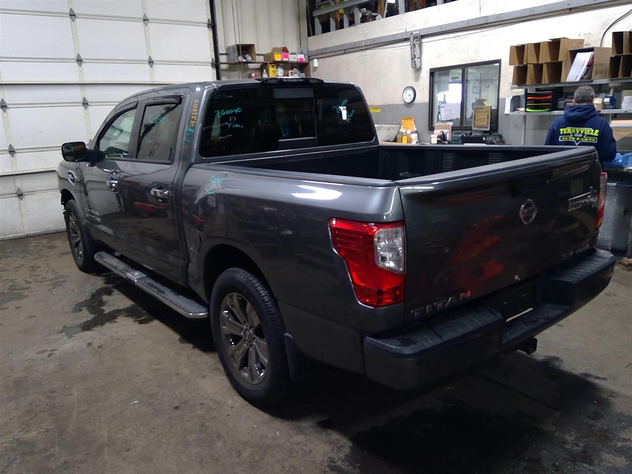 https://f005.backblazeb2.com/file/img-partshotlines-com/Inventory/NE175/Vehicle/39080_08.jpg