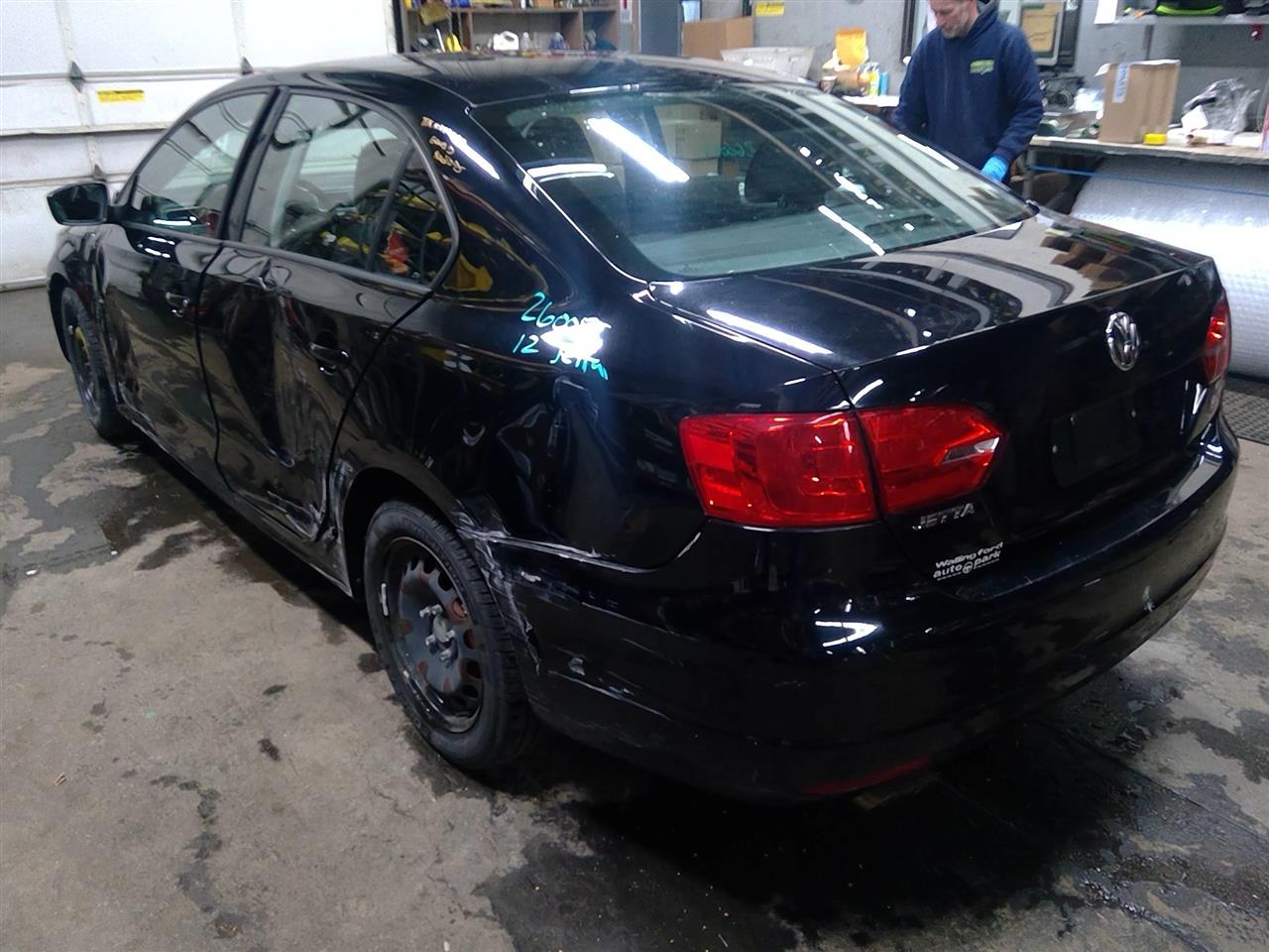 https://f005.backblazeb2.com/file/img-partshotlines-com/Inventory/NE175/Vehicle/39145_04.jpg