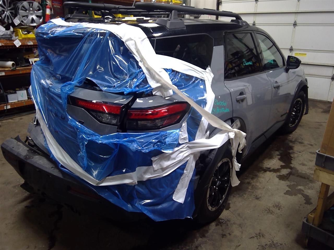 https://f005.backblazeb2.com/file/img-partshotlines-com/Inventory/NE175/Vehicle/39195_03.jpg